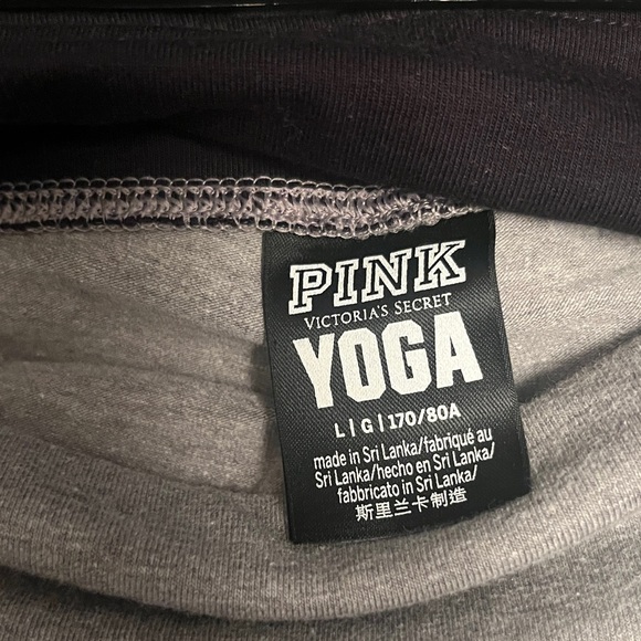 PINK Victoria's Secret Gray Leggings with Bold Navy Text - Picture 2 of 4